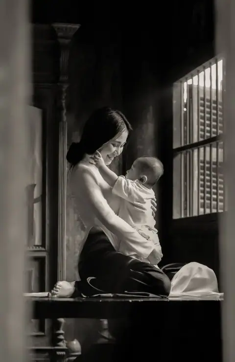 Nhập Thủ Pháp: Đoán Tính Tình Qua Bát Quái, Ngũ Hành Và Lục Thần