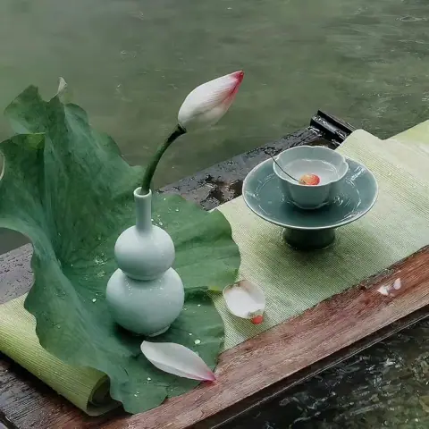 Thái Âm, Tham Lang Hóa Quyền: quyền tài chính, thêm dục vọng