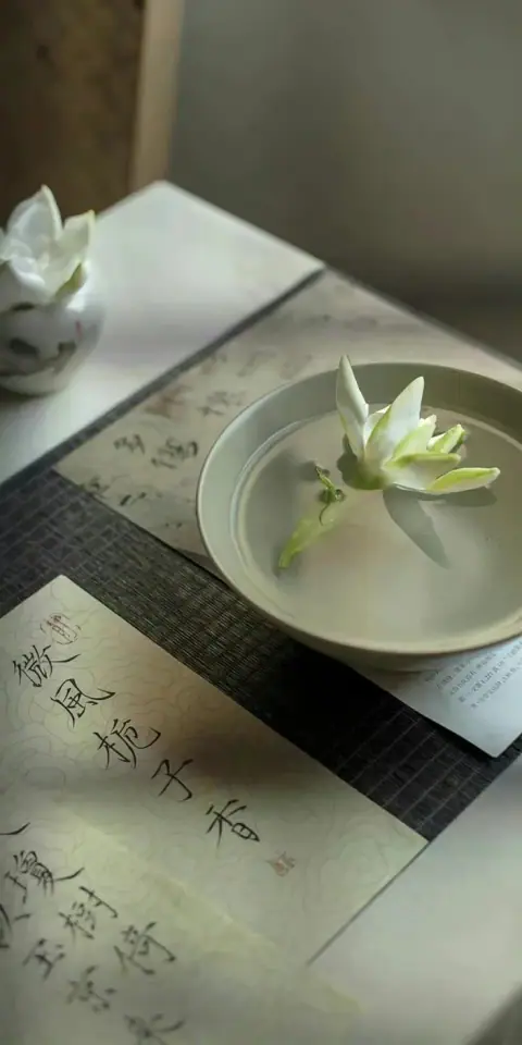 Càn Khôn là cửa của Dịch, còn tổn ích mở lối thịnh suy