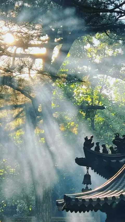 Hồ gương phụ táng đỗ đạt, người chết đói và họa diệt tộc